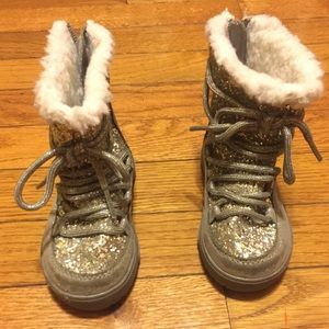 Toddler Girl's Glitter Boots!